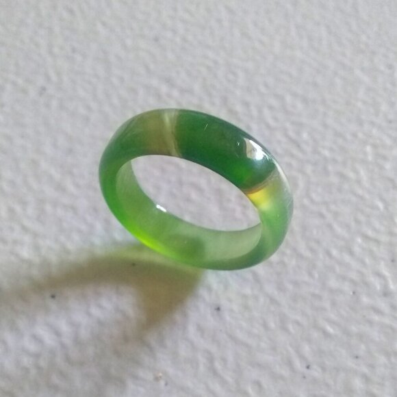 Beautiful Green Banded Agate ~ Slim Stone Ring Band Size 7 ~ Prosperity Rings - Picture 1 of 14
